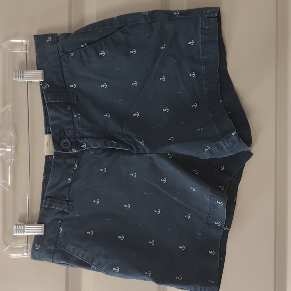 Women's shorts navy with anchors by Magellan size 4 with pockets